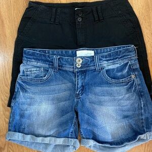 Two pair lot of Maurices shorts